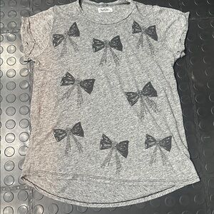 Lauren Moshi, Gray Bow Pattern Tee S